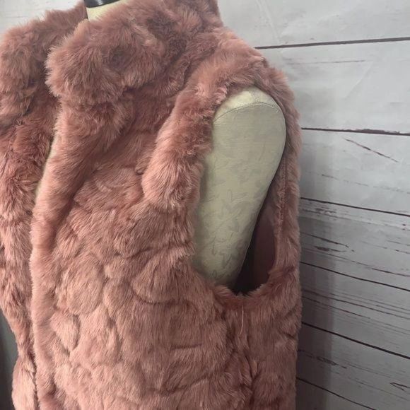 Love Tree Woman's Rose Pink Faux Fur Vest Jacket Size Large - Picture 6 of 9